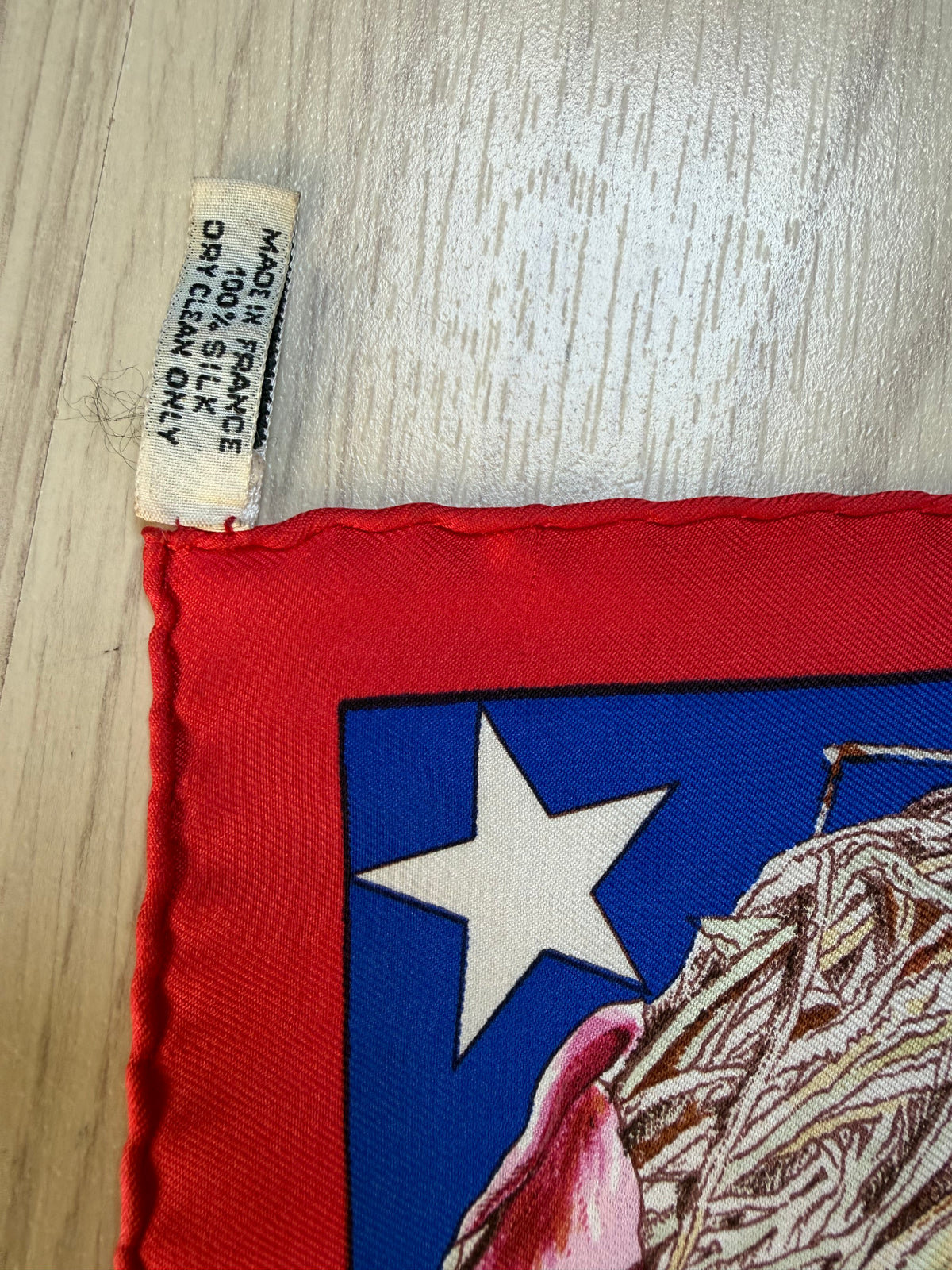 Hermès “Faune et Flore du Texas” Silk Carré 90 by Kermit Oliver – Vintage Collector’s Scarf with Original Box