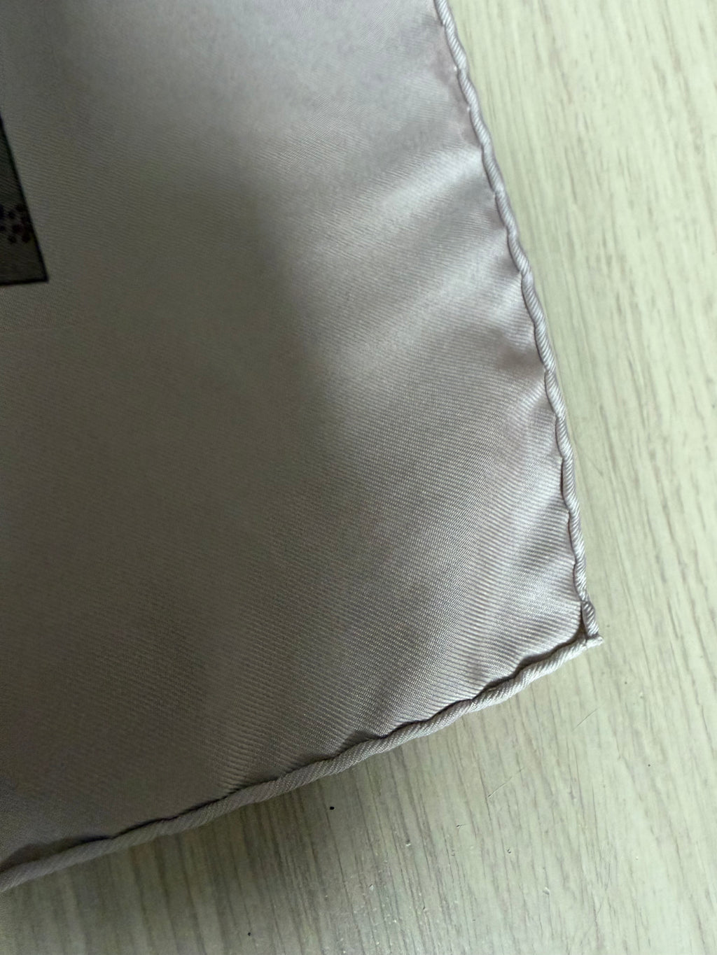 Hermès À Contre-Courant Silk Scarf 90